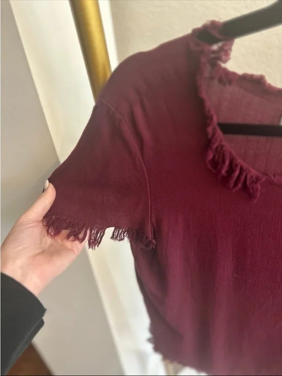 Frayed Edge Short Sleeve Top in Burgundy - Picture 3 of 5